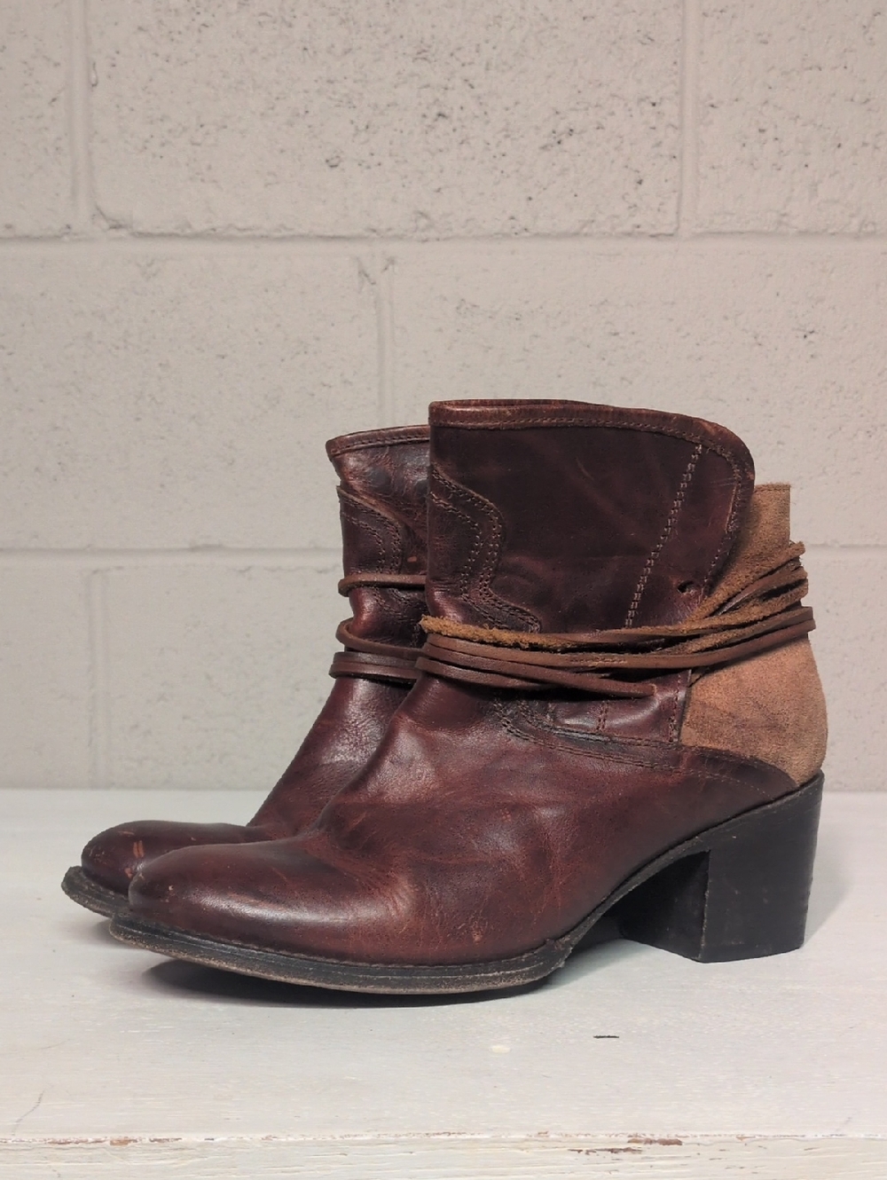 Freebird By Steven Casey Lace Tie Leather Ankle Brown Cognac Bootie, Size 10 - Picture 2 of 15